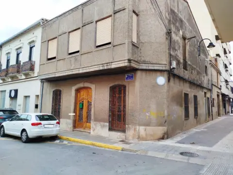 Chalet adosado en Plaza de la Generalitat, 8