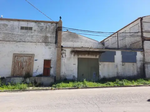Nave industrial en Lucena