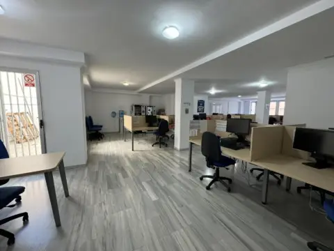 Oficina en Casco Urbano