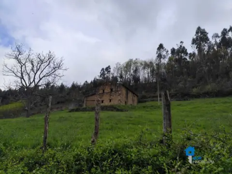 Chalet unifamiliar en Barrio Rasines