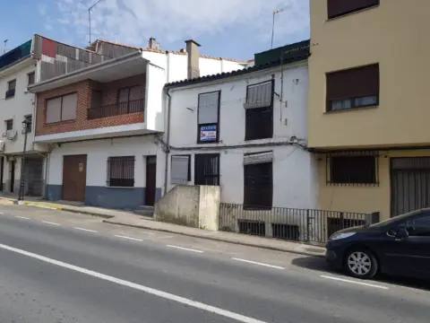 Casa adosada en Avenida
