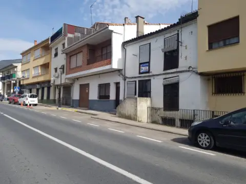 Casa adosada en Avenida