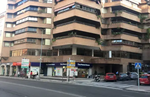 Local comercial en calle calle Rafael Garcia Plata de Osma, nº 1