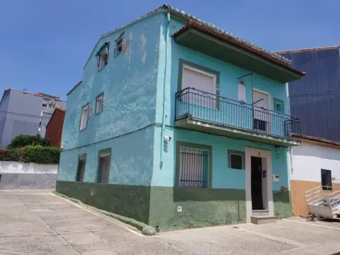 Casa adosada en Montehermoso