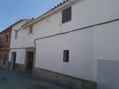Casa adosada en Malpartida de Cáceres