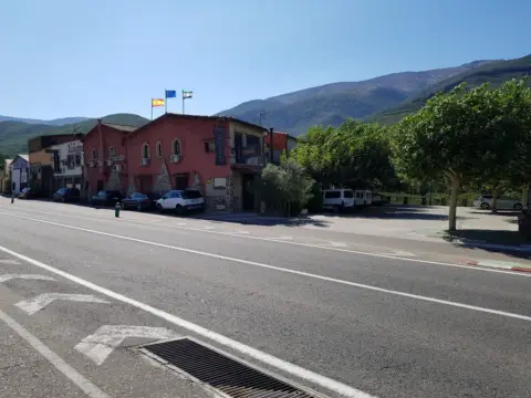 Casa en Restaurante - Cabezuela del Valle - Jerte - Carretera Nacional - Valle del Jerte