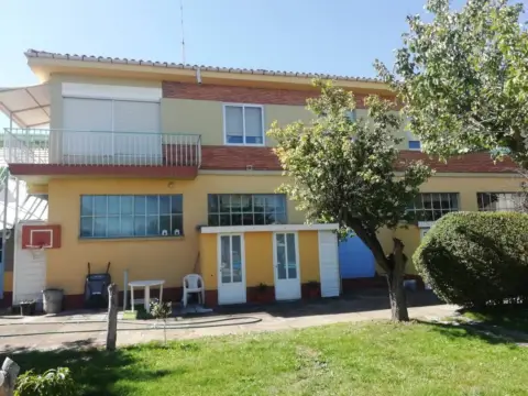 Casa unifamiliar en Avenida de la Constitución