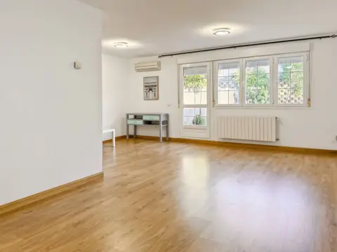 Casa adosada en calle de Miguel Hernández