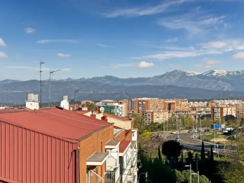 Dúplex en calle de Luis Portones