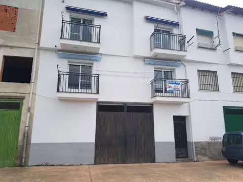 Casa adosada en calle Real