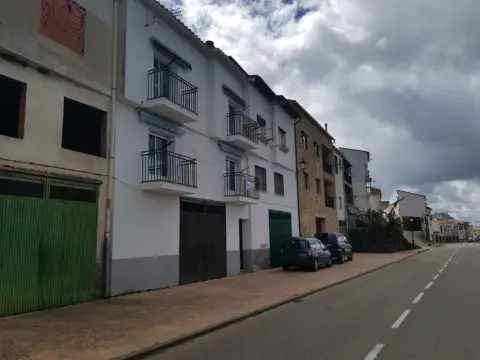 Casa adosada en calle Real