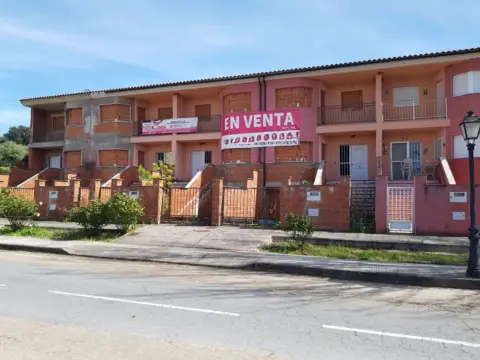 Casa adosada en Carretera Nacional Torrejoncillo