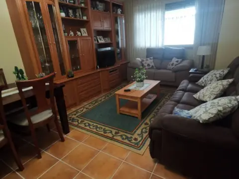 Casa adosada en Belvís de La Jara