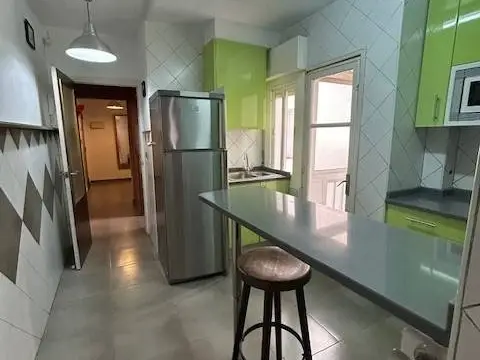 Piso en Universidad- Sta Eulalia