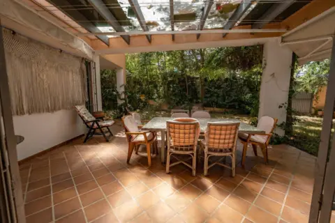Single-family home in La Zambomba