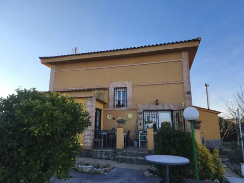 Casa unifamiliar en Lucillos