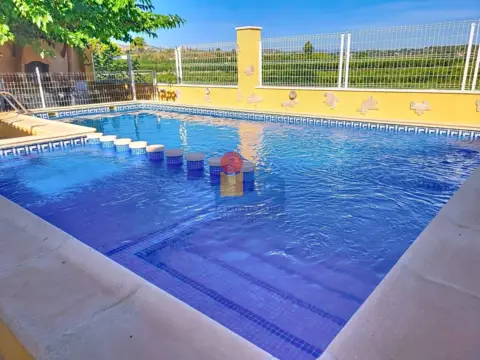 Casa adosada en Montroy