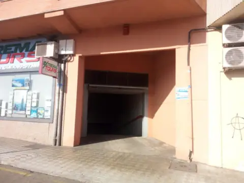 Local comercial en Avda. del Valle