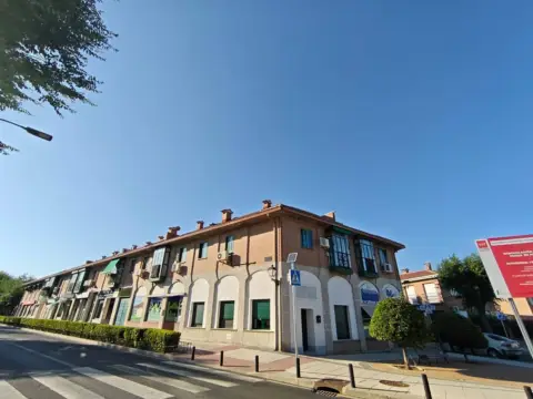 Estudio en calle de la Constitución
