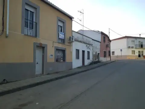 Casa adosada en Garrovillas de Alconétar