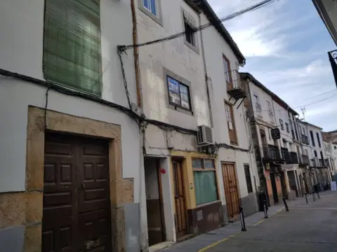 Casa adosada en Hervás