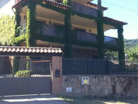 Casa adosada en Valdastillas