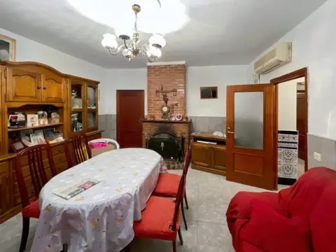 Casa adosada en Zona de la Estación-Cruz Roja