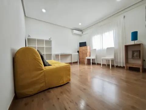 Piso en calle de Rafael Herrera, 9