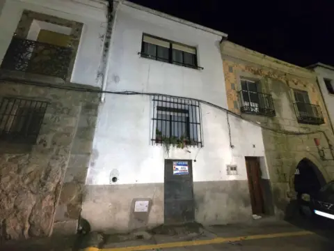 Casa adosada en Jarandilla de La Vera