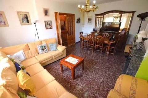 Casa unifamiliar en Urbanización