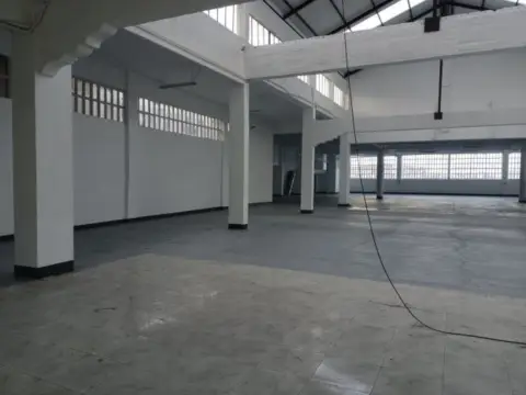 Edificio en San Roman