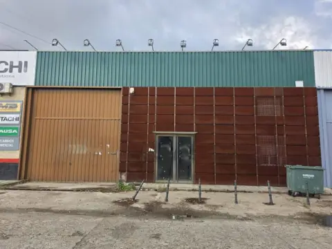 Nave industrial en Carretera de Trujillo