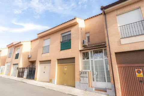Casa adosada en calle del Norte