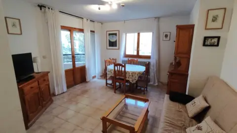 Piso en calle Escudial, 28