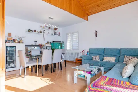 Casa unifamiliar en La Ponderosa de La Sierra