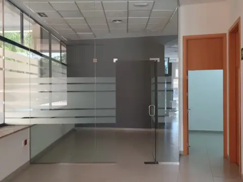 Local comercial en Urbanización Rotonda de Ciudad Expo