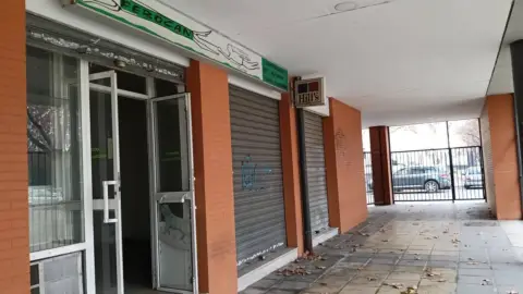 Local comercial en Avenida de las Ciencias-Emilio Lemos