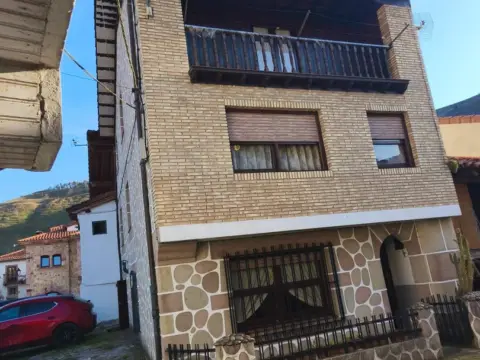 Casa pareada en Barrio de Cosio, 135