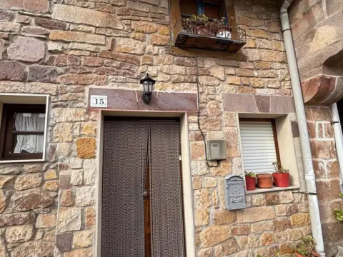 Casa pareada en calle de la Iglesia, 15