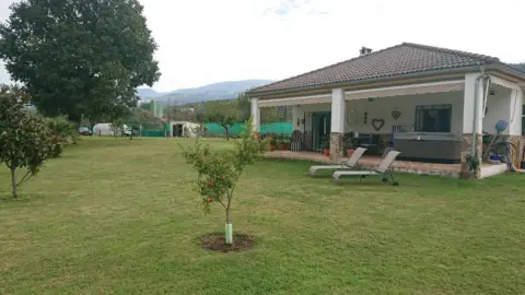 Casa adosada en Ctra. del Valle