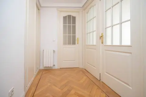 Piso en calle de Mesena