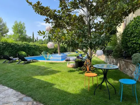 Casa pareada en calle de la Peña del Tejo