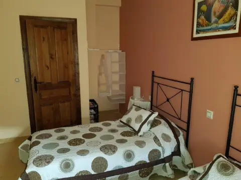 Casa adosada en Casares de Las Hurdes - Casarrubias