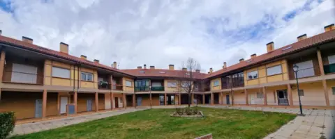 Dúplex en calle del Tren