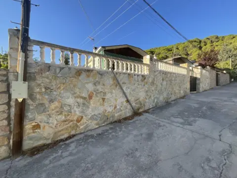 Casa unifamiliar en  La Adrada