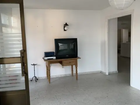 Local comercial en La Adrada