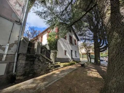 Casa adosada en Paseo de la Rivera