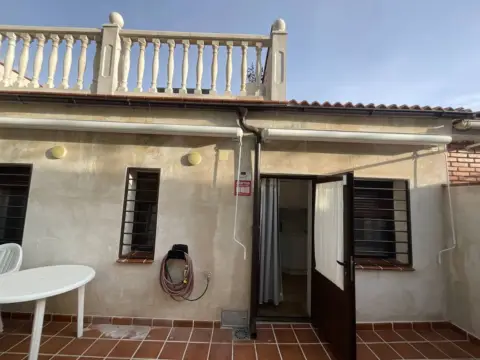 Casa adosada en Avenida Constitución, 23