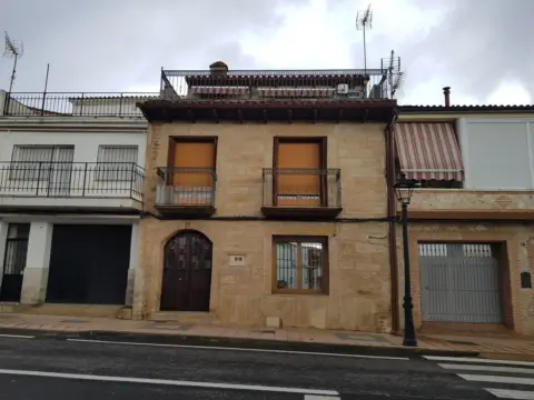Casa adosada en Carretera Principal