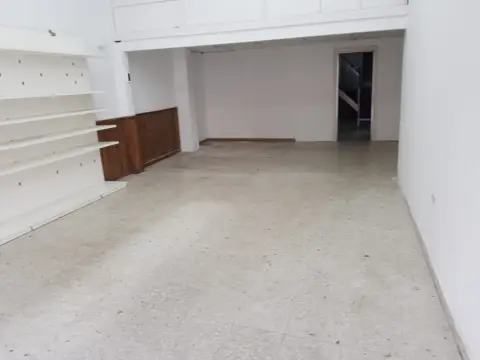 Local comercial en Sor Valentina Mirón